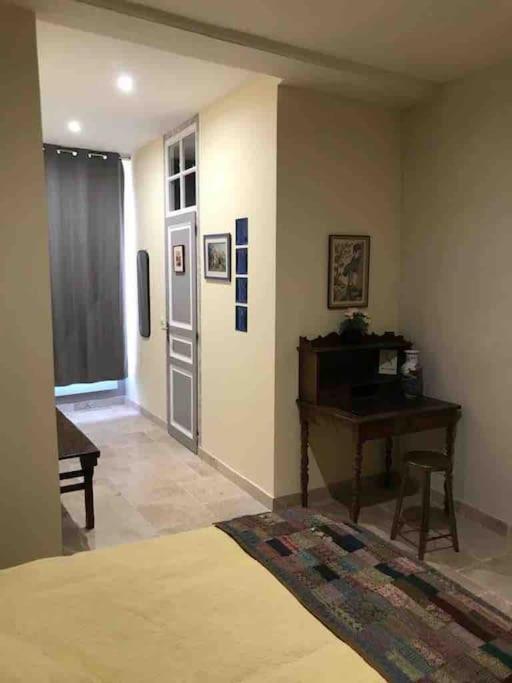 La Maison De Lea, Chambres D'Hotes De 14 Couchages Турню Екстериор снимка