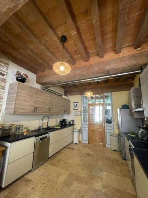La Maison De Lea, Chambres D'Hotes De 14 Couchages Турню Екстериор снимка